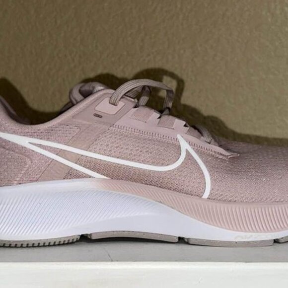 Women’s Nike Air Zoom Pegasus size 10 - Picture 1 of 4